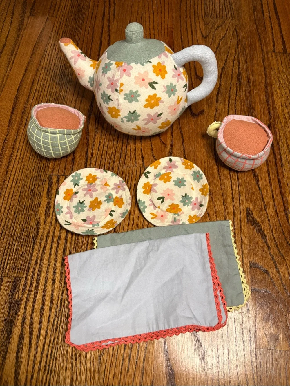 Pillowfort Plush Floral Teapot and Cup Set